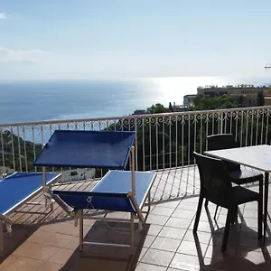 https://casa-carmela.taorminaitalyhotels.com